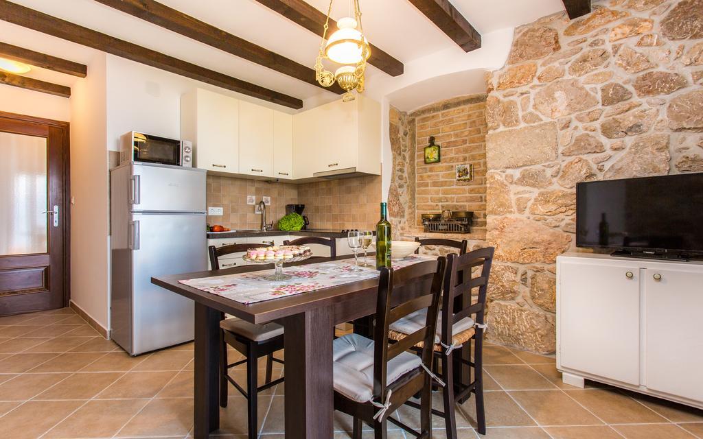 Apartman Bonaca Vrbnik Exterior foto