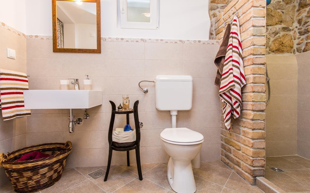 Apartman Bonaca Vrbnik Exterior foto
